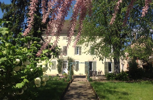 Tailly Apartment | Elegant Apartment Near Beaune with Pool and Spa Amenities