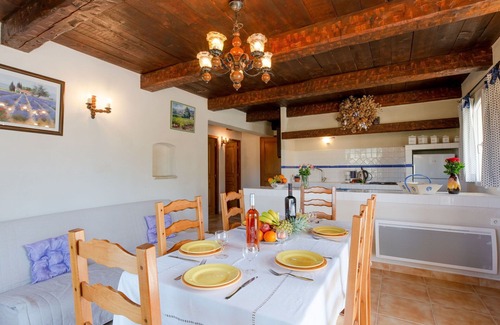 Bauduen Villa | Cozy Villa Apartment with Panoramic Views and Pet-Friendly Stay