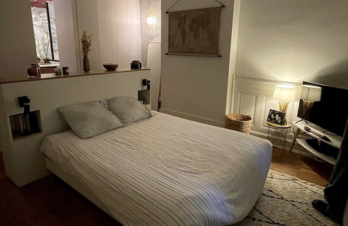 Grand Parc-Paul Doumer Apartment | Cozy Apartment in Bordeaux Centre - Family-Friendly Space