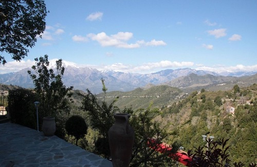 Mazzola Apartment | Relaxing Apartment in Mazzola with Sauna and Pool Access