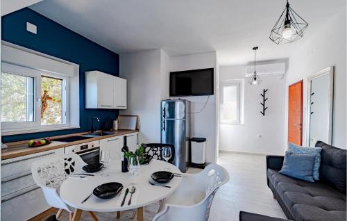 Prigradica Apartment | Elegant Apartment in Prigradica with Free Wifi for Families