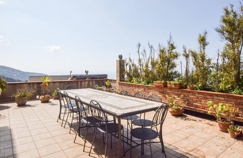 Bonifati Apartment | Experience a Relaxing Break in Our Inviting Oceanfront Escape