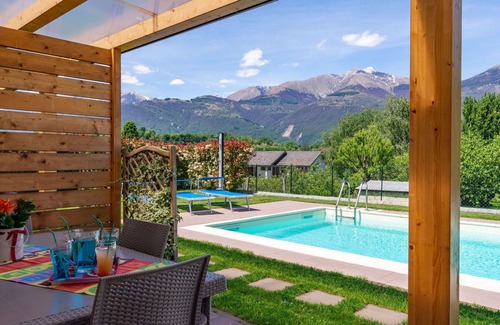 Colico Piano House | Inviting Villa Apartment for 6 with Pool & Lake Views
