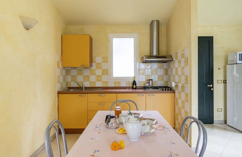 Costa dʼOneglia Villa | Inviting Villa Apartment for 4 with Ocean View & A/C
