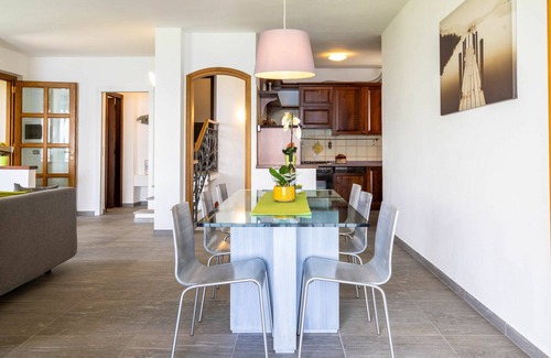 Someraro House | Inviting Villa Apartment for 6 with WiFi, Pets Welcome!