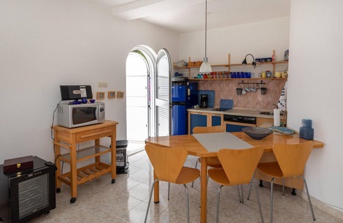 Slivno Apartment | Relax by the Sea in a Spacious Vacation Apartment