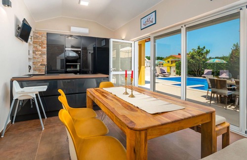 Marceljani Apartment | Cozy Apartment Retreat in Scenic Marceljani Village