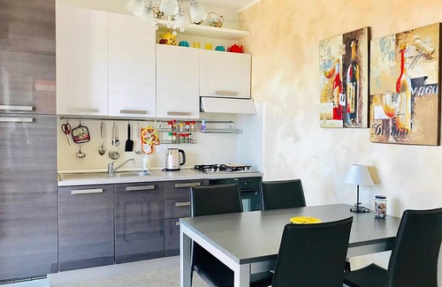 Pizzo Apartment | Cozy Vacation Apartment Steps from the Sea with Pool Access