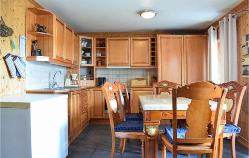 Saeveland Apartment | Top-Rated Family Apartment in Svelandsvik - Unforgettable Stay