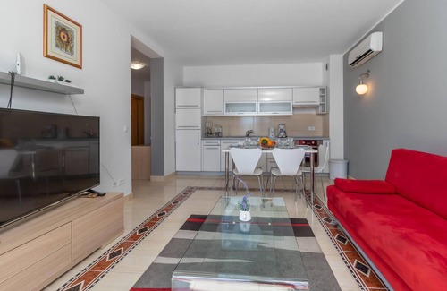 Selce Apartment | Cozy 2 Bedroom Accommodation with Oceanfront Views in Selce