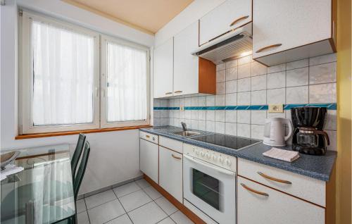 Đuba Apartment | Stylish Apartment in Umag with Free WiFi & Family-Friendly Amenities