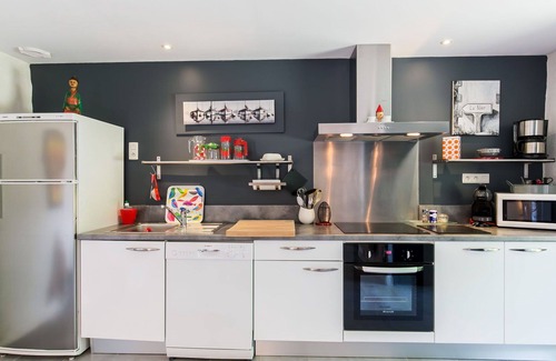 Tregunc House | Beautiful apartment in villa for 4 guests with WIFI, TV and terrace