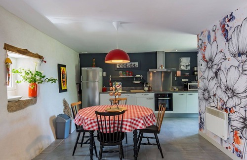 Tregunc House | Beautiful apartment in villa for 4 guests with WIFI, TV and terrace