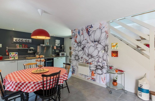 Tregunc House | Beautiful apartment in villa for 4 guests with WIFI, TV and terrace