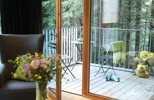 Großdorf House | Charming Villa Apartment for 4 with Pool and Pet Friendly