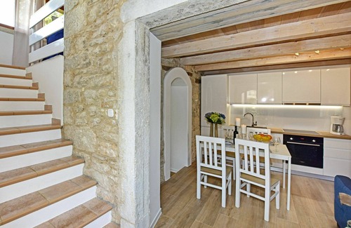 Kastelir House | Delightful Villa Apartment for 4 with Pool and Ocean View