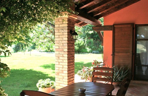 Citta Sant'Angelo House | Beautiful apartment in villa for 10 guests with WIFI, pool, TV, terrace and parking