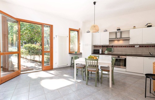 Scarlino Apartment | Cozy Apartment for 5: A/C, WIFI & Pet Friendly Amenities
