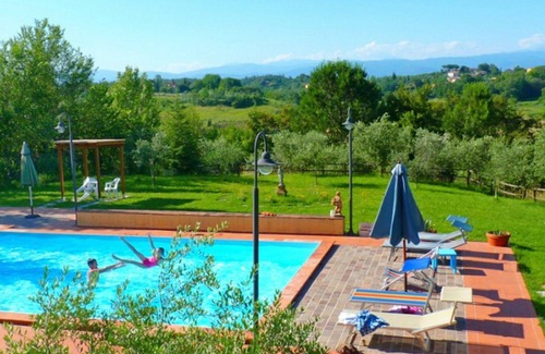 Fucecchio Villa | Relaxing Villa Apartment for 4 with Pool and Pet-Friendly