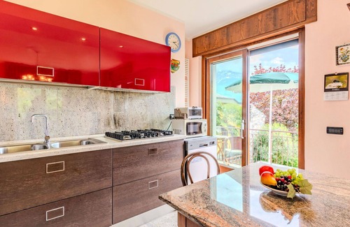Gera Lario Apartment | Pet-Friendly Retreat: Cozy Apartment with WIFI & Lake View