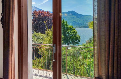 Gera Lario Apartment | Pet-Friendly Retreat: Cozy Apartment with WIFI & Lake View