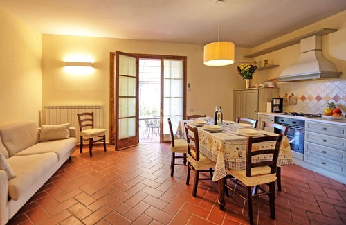 Certaldo Apartment | Beautiful Apartment with Pool & Scenic Views near San Gimignano
