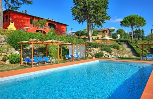 Certaldo Apartment | Beautiful Apartment with Pool & Scenic Views near San Gimignano