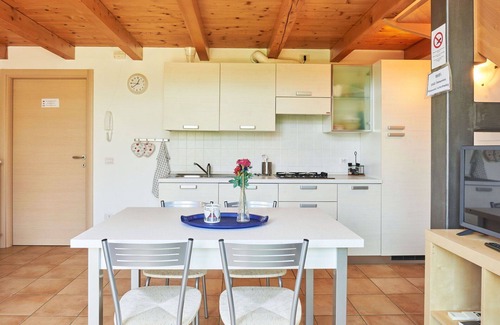Dongo House | Charming Villa Apartment for 4 with A/C and Lake View