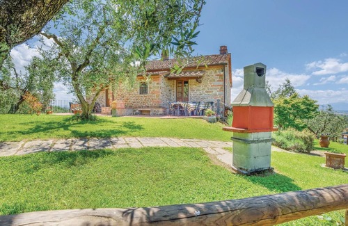 Larciano Apartment | Family-Friendly 2 Bedroom Stay in Larciano PT with Pool