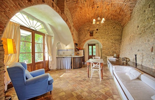 Montespertoli Other | Inviting Apartment for 2 with Pool, A/C & Scenic Views