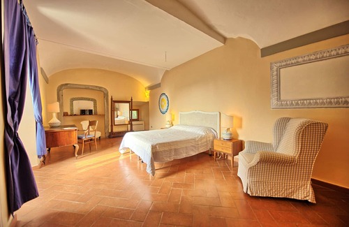 Montespertoli Other | Inviting Apartment for 2 with Pool, A/C & Scenic Views