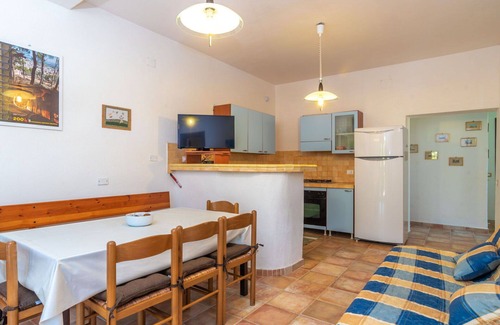 San Pietro a Mare Apartment | Inviting Apartment for 9 with Ocean View and Pet-Friendly Perks