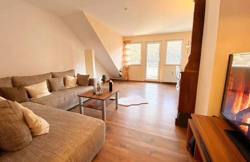 Klotten Apartment | Cozy Apartment with Moselle View and Netflix Access