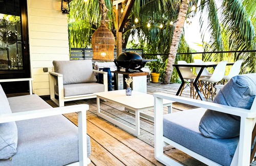 Tamarin Apartment | Cozy Oceanfront Apartment Steps from the Beach (Ti Bout Paradi)