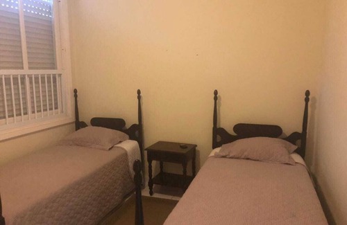 Morro do Maluf Apartment | Cozy Apartment Steps from the Beach in Guarujá