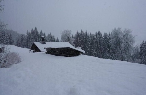 Flumet Apartment | Cozy Apartment with Lake View Near Megève - 9/10 Rated