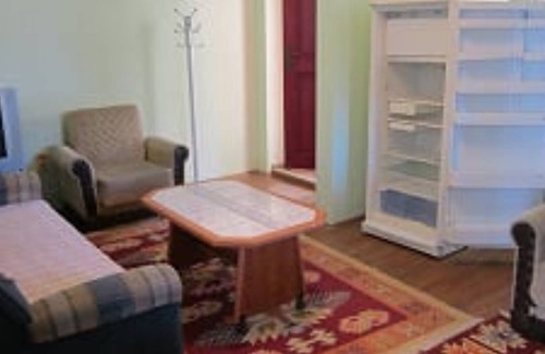 Bayrampasa Apartment | Cozy Apartment No. 6 in Taksim with Kitchen & Breakfast