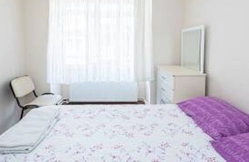 Bayrampasa Apartment | Cozy Apartment No. 6 in Taksim with Kitchen & Breakfast