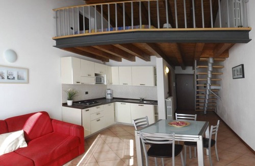 Gardola Apartment | Impressive Apartment with Terrace & Breathtaking Lake View