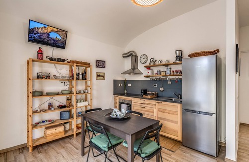 Gianicolo Apartment | Idyllic Apartment with Garden - Perfect for Families & Pets