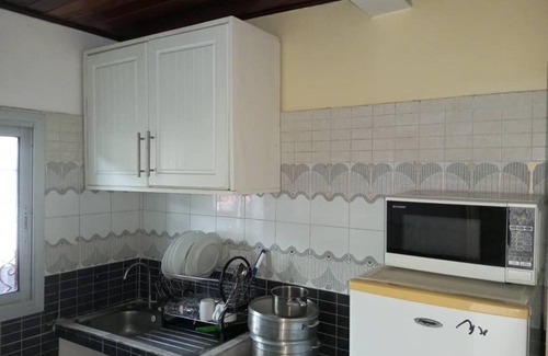 Bonaberi Apartment | Convenient 2-Bed Apartment with Kitchen and Breakfast