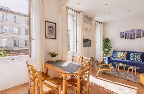 1st Arrondissement Apartment | Inviting Apartment Near The Park Longchamp with Breakfast