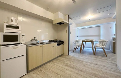 Hiroshima City Centre Apartment | Spacious Apartment for 10 Near Peace Park with Breakfast