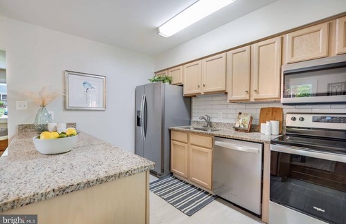 Woodbridge House | Conveniently Located Renovated Apartment Near Attractions