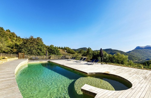 Teyssieres Cottage | Architect-Designed Retreat Amidst Lavender Fields & Woods