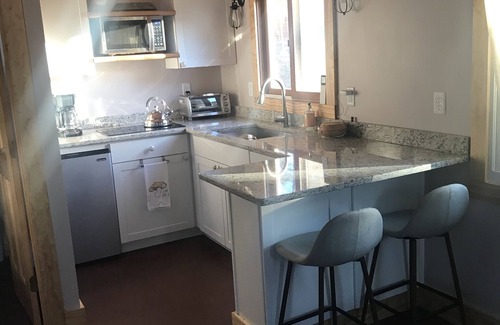 Bear Creek House | Charming Asheville Tiny Home Getaway - Guest Rated 9.8/10