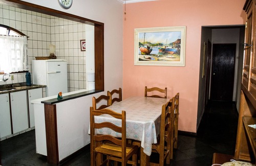 Centro House | Cozy Stay at Casa Praia da Enseada with Ocean Views