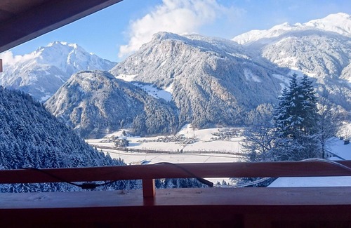 Ramsau im Zillertal Apartment | Modern Apartment with WIFI, TV, Patio & Panoramic Views