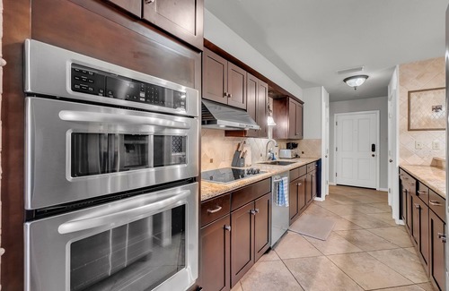 Riverside House | Beautiful Austin Retreat | Pool |Large Backyard | Sleeps 10