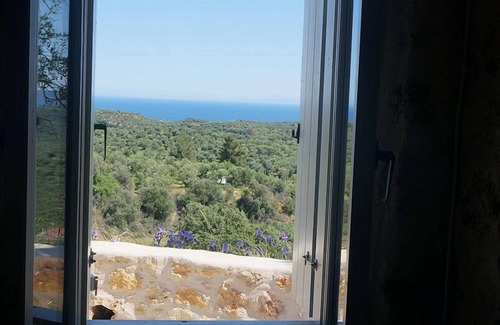 Gythio House | Majestic Mountain Retreat with Breathtaking Ocean Views